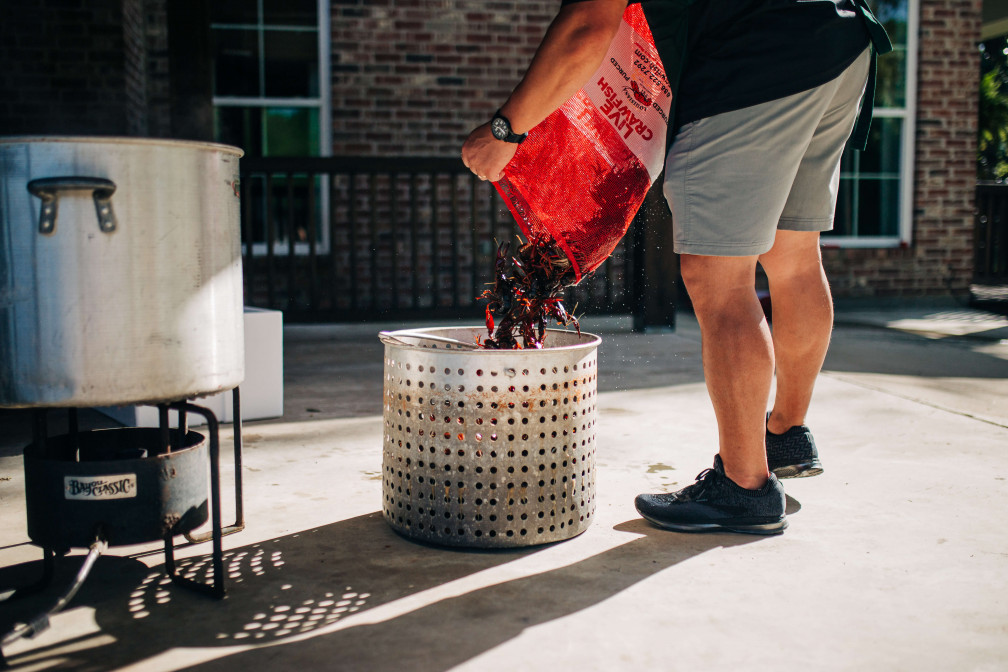crawfish dumped in to boil pot
